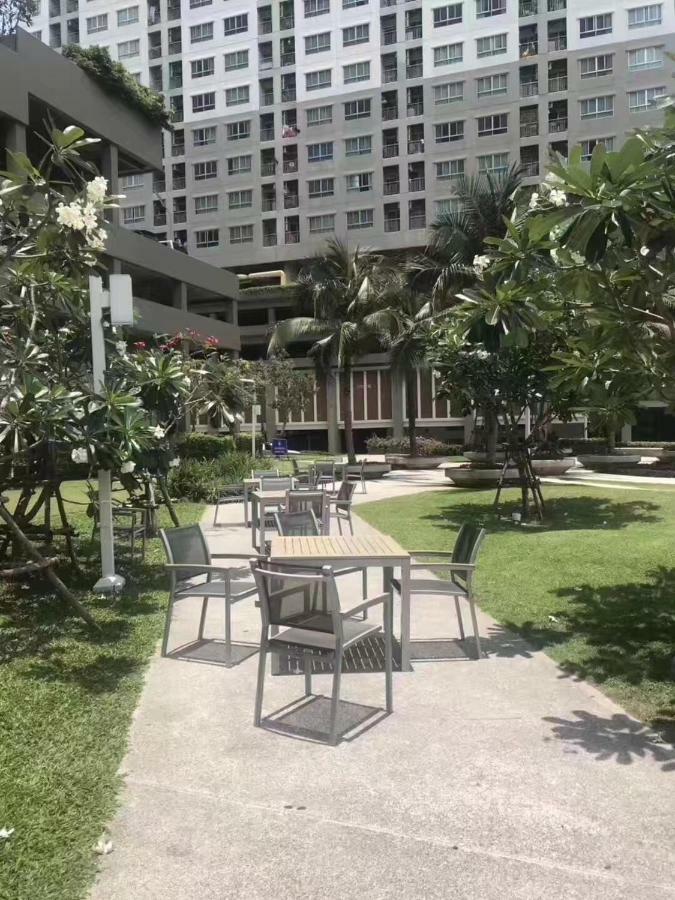 The Base Condo Pattaya Buitenkant foto